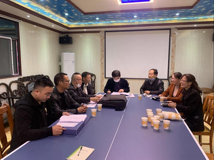 省、市、區(qū)殘聯(lián)**一行來十堰恐龍化工環(huán)氧地坪施工廠家檢查指導(dǎo)工作