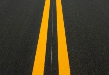 在對襄陽道路標(biāo)線進(jìn)行施工時(shí)，這些方面要注意！
