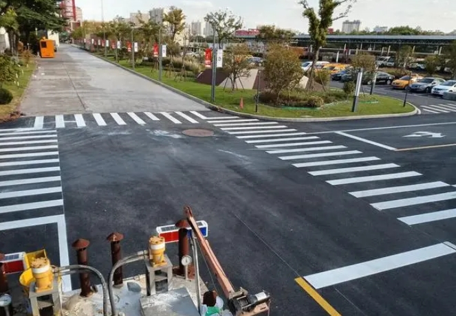 10種常見的道路標(biāo)線，看看你認(rèn)識多少？
